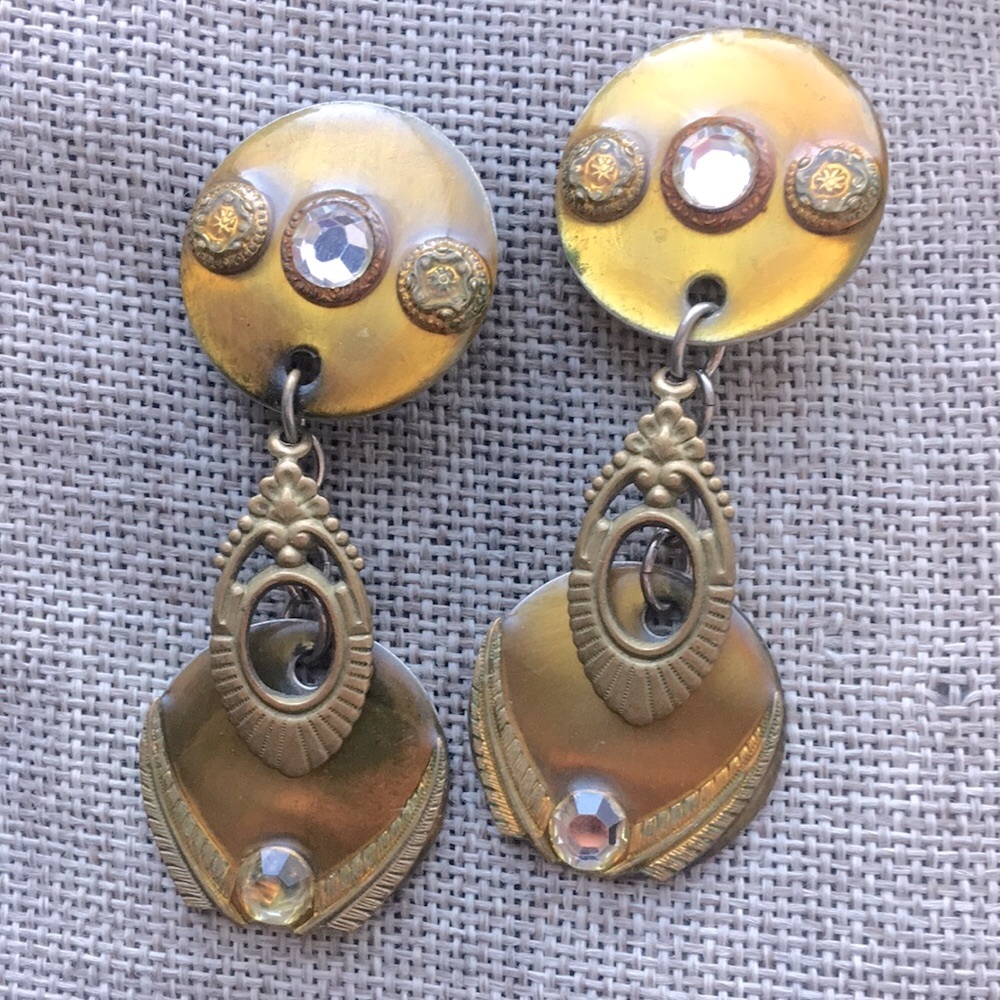 Vintage Patti Horn Clip On Dangle Earrings Crystal Resin Assemblage Signed